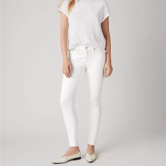 LEVI’S 711 Classic White Stretch Skinny Jeans Women’s Size 31 or 12 - Picture 1 of 16
